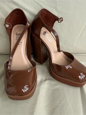 SheIn Women’s Brown Patent Platform Block Heel Pumps Ankle Strap Size 7.5